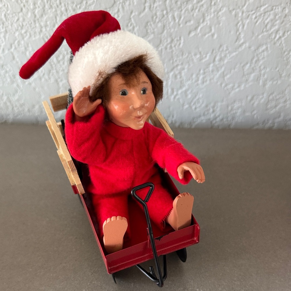Byers’ Choice SET! 🥰Carolers- Toddler Boy with wagon & 2015 Child with snowball - Picture 4 of 8